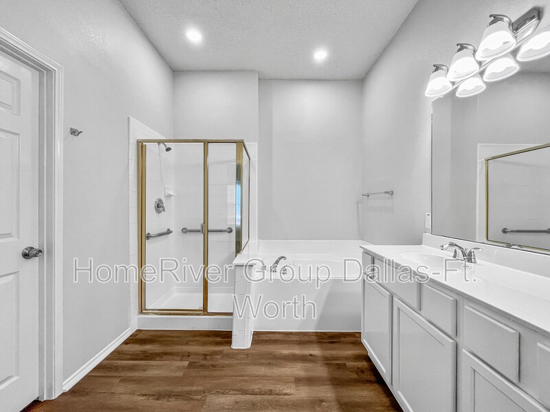 Building Photo - 3318 Lochwood Dr