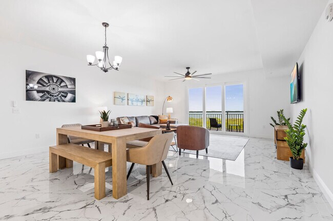 Building Photo - 605 Kemp St