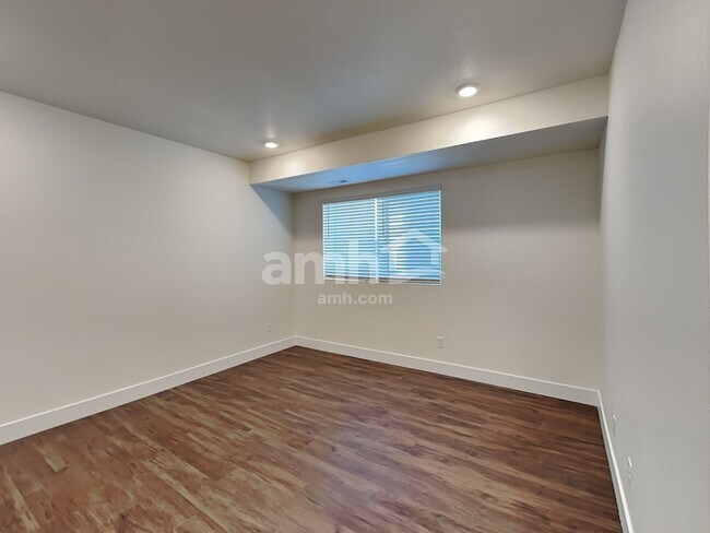 Building Photo - 3934 Wyedale Wy