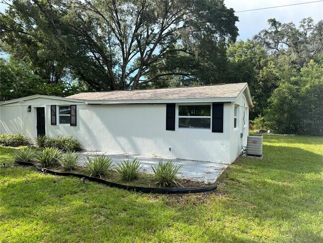 Building Photo - 38839 Miller Ave