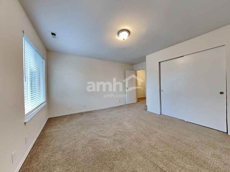 Building Photo - 17924 18th Ave Ct E