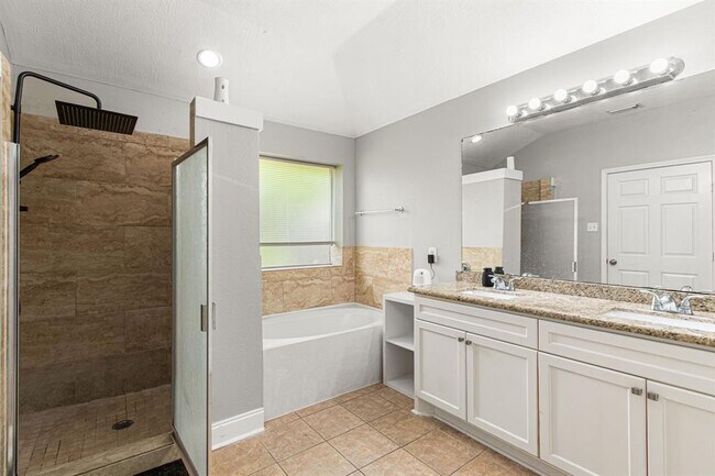 Building Photo - 20314 Pomegranate Ln