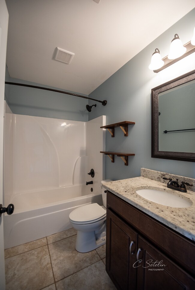 Building Photo - Gorgeous home available from June 10th!