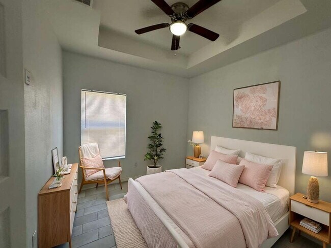 Building Photo - "Charming 2-Bed, 2-Bath Gem on Valeria Street - Perfect Edinburg Retreat!"