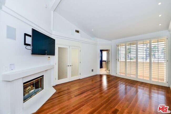 Building Photo - 6473 Zuma View Pl