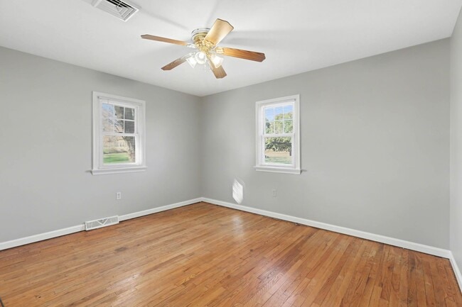 Building Photo - 3 bedroom ranch home