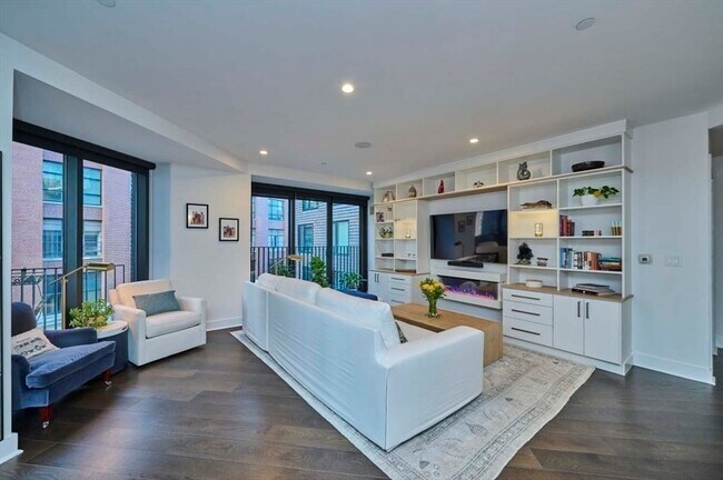 Building Photo - 16 W Broadway