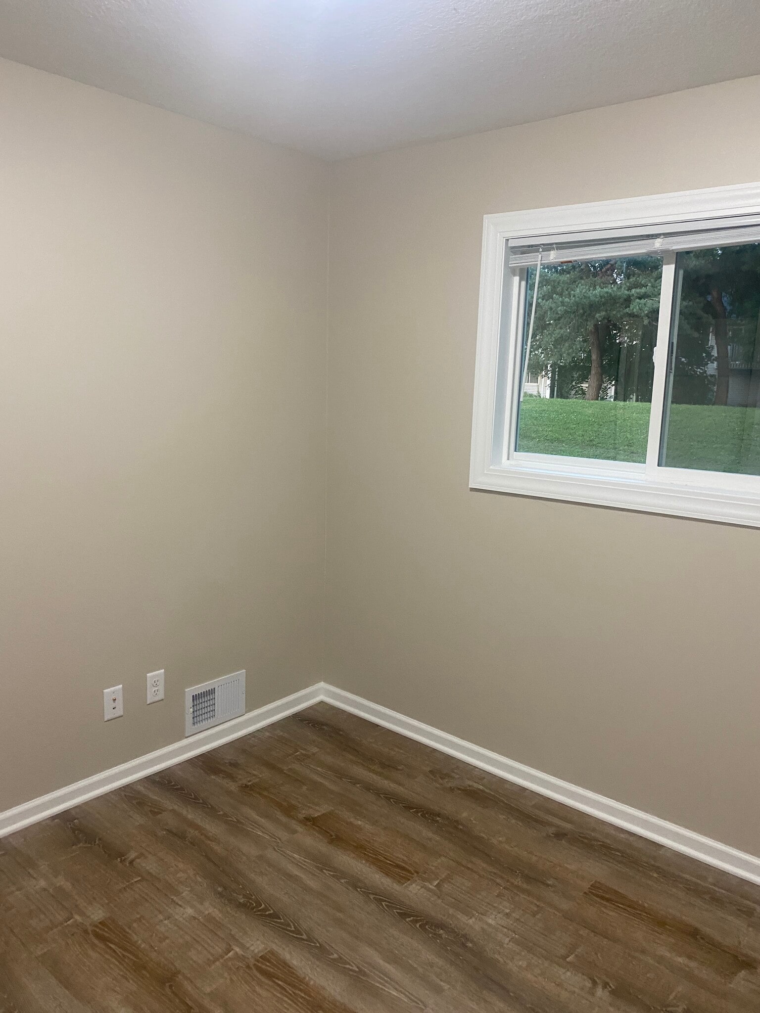 Building Photo - 15468 Pennock Ln