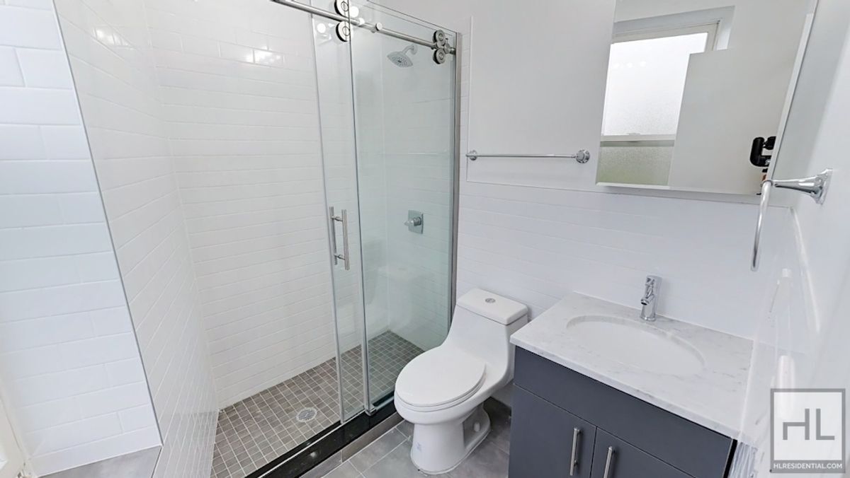Building Photo - PROSPECT PLACE / Renovated 1-Bedroom Apart...