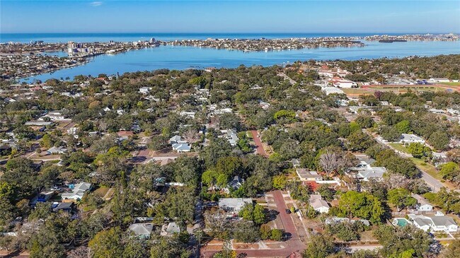 Building Photo - 424 72nd St N