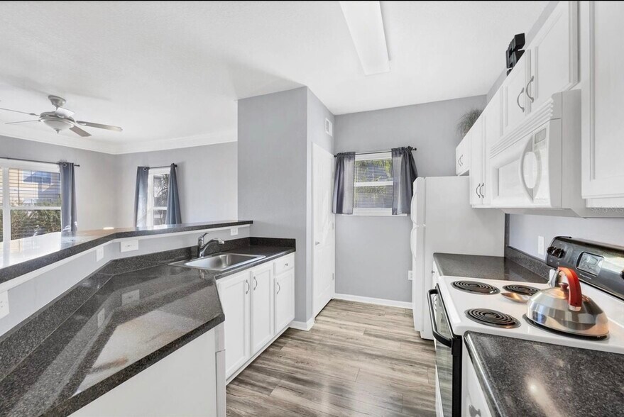 Building Photo - 4802 51st St W