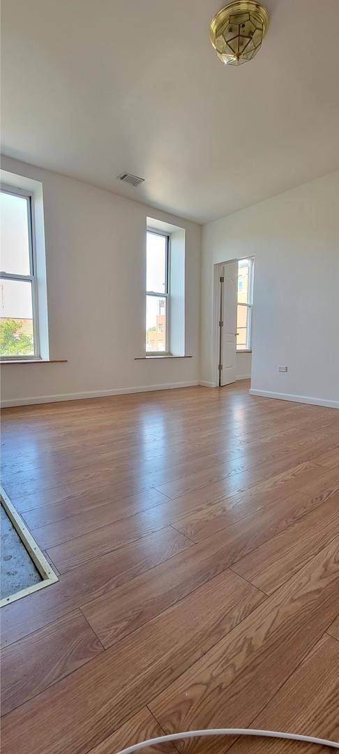 Building Photo - 1361 N Wells St