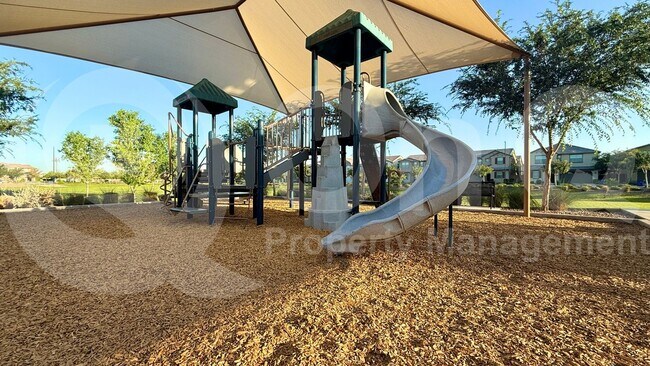 Building Photo - 1068 E Sabino Dr