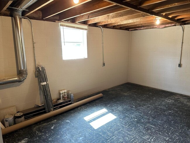 Building Photo - 295 Triumph Way