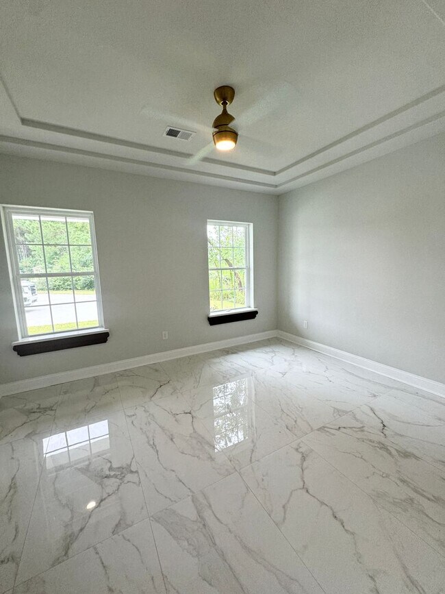 Building Photo - Beautiful 4 Bedroom, 3 Bath home located in Myrtle Grove Plantation!