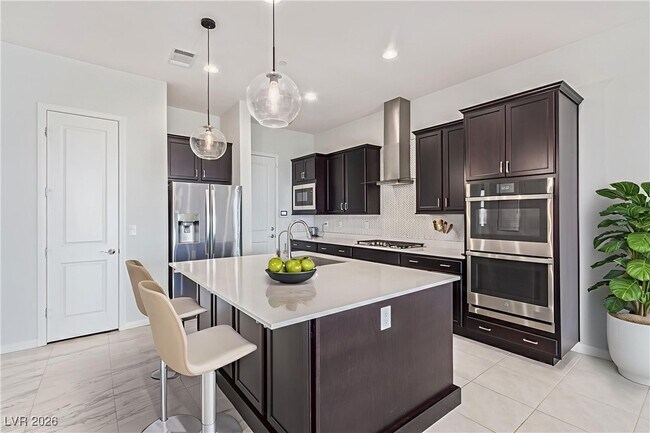 Building Photo - 298 Nine Mile Creek Dr