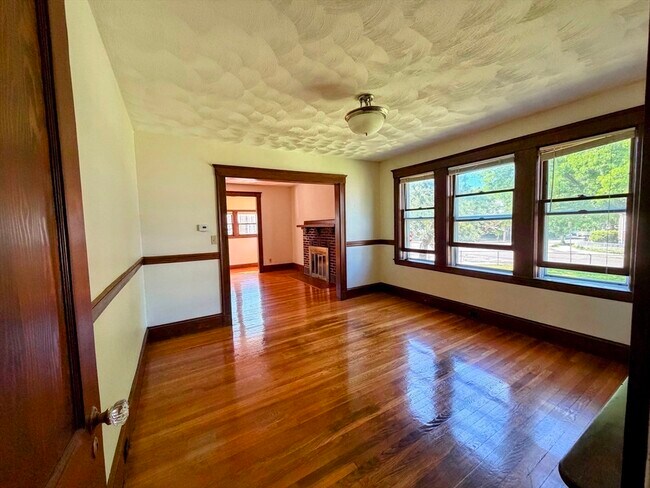 Building Photo - 75 Varnum St
