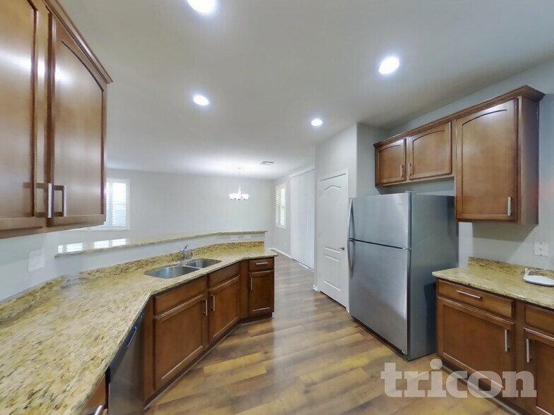 Building Photo - 3439 E Michelle Way