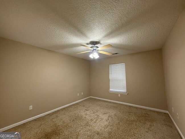 Building Photo - 8002 Towne Pk Dr