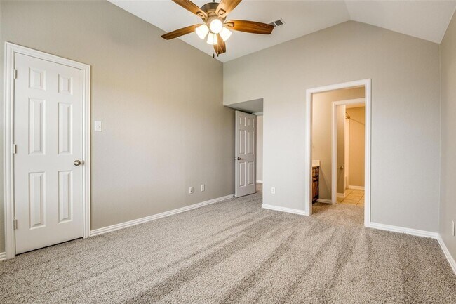 Building Photo - 130 Cassandra Dr