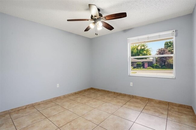 Building Photo - 2720 Sunrise Ct