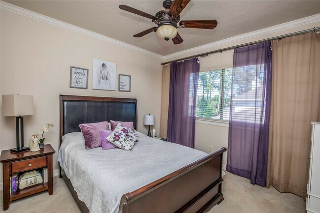 Building Photo - 25219 Hideaway Run Dr