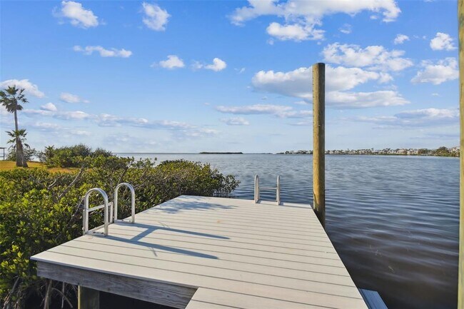 Building Photo - 1640 Seabreeze Dr