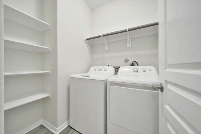 Building Photo - 2619 Skyview Silver Dr