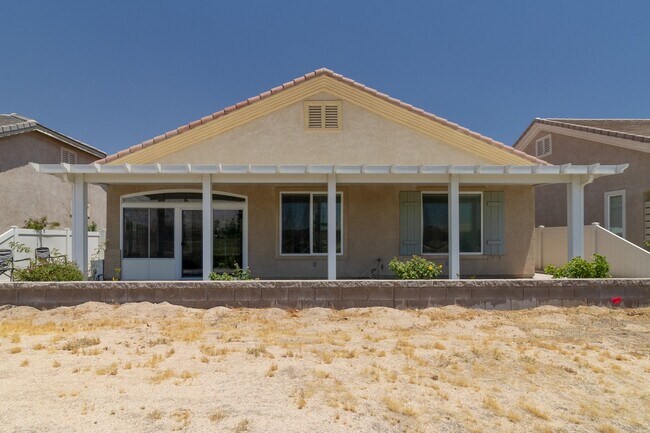 Building Photo - Beautiful Golf Course Home in Solera at Apple Valley (55+ Community)