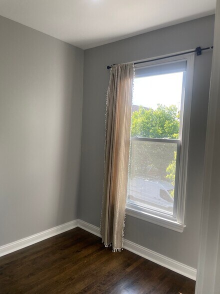 Building Photo - 2923 N Wisner Ave