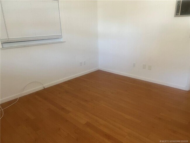 Building Photo - 2172 NE Pelican Terrace