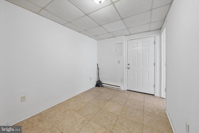 Building Photo - 909 Springfield Rd