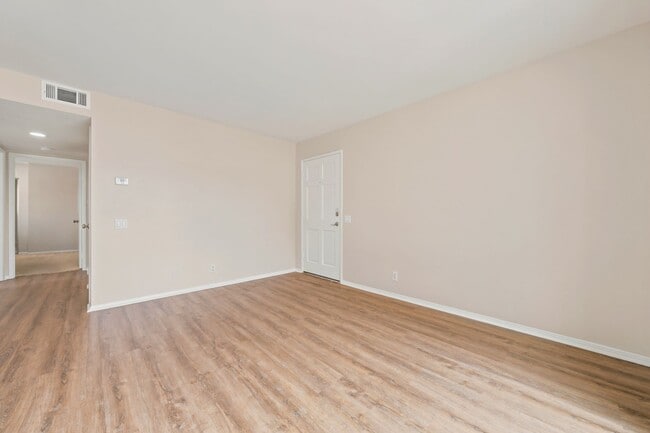 Building Photo - 225 20th St