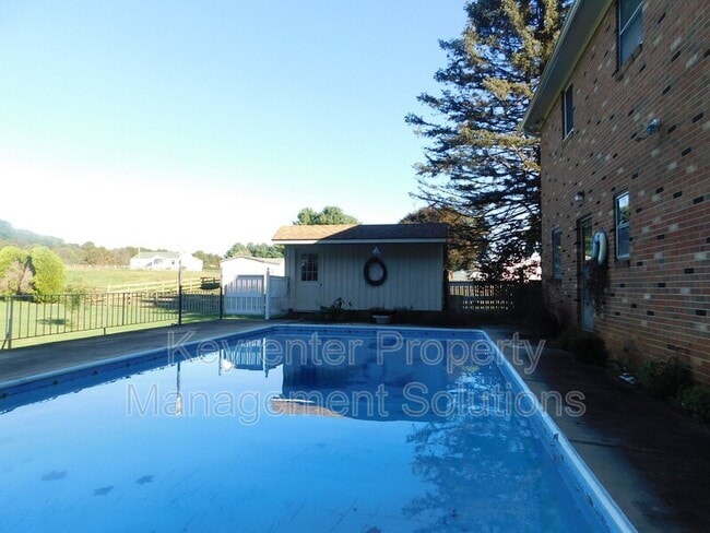 Building Photo - 251 William Cousins Rd