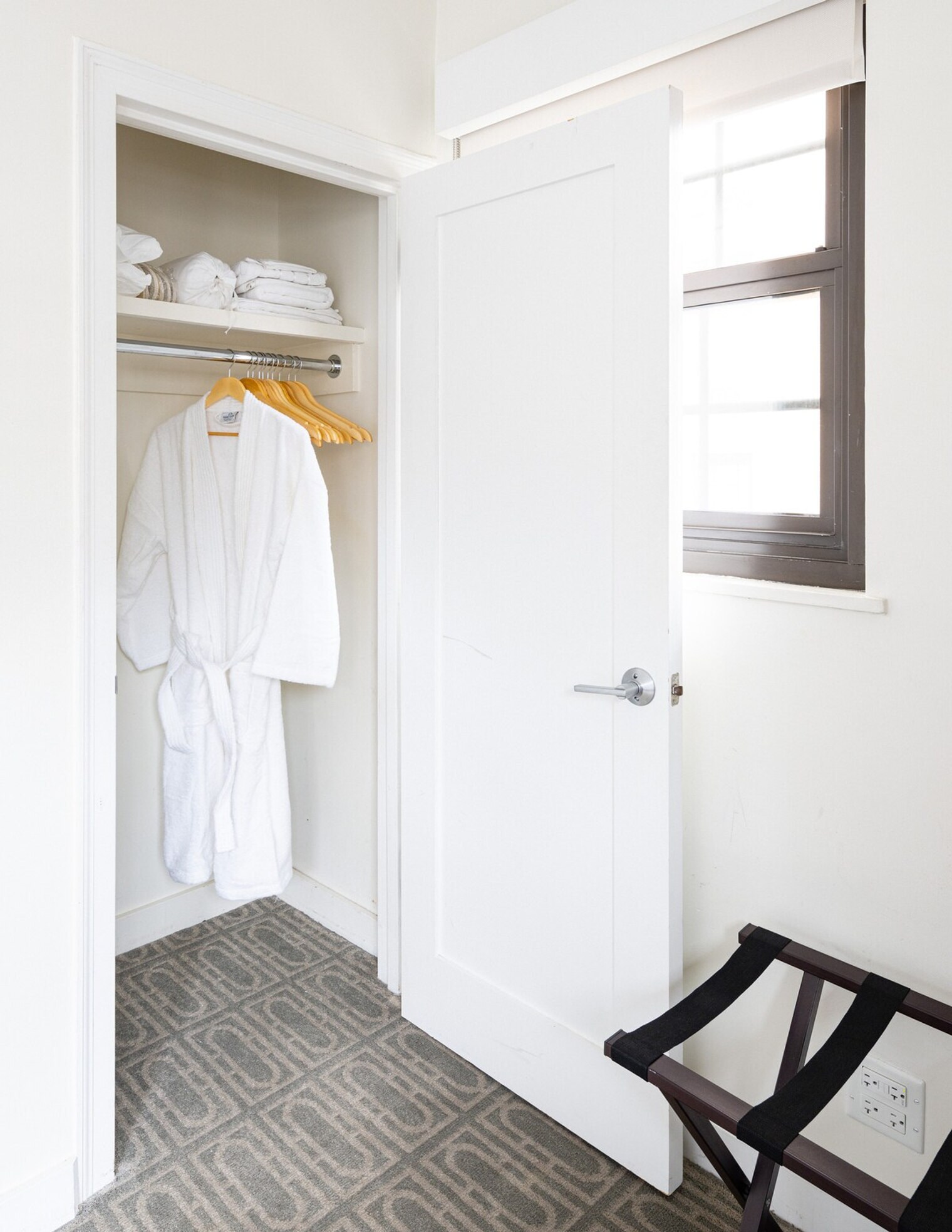 Building Photo - 337 E 50th St