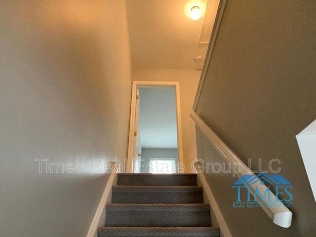 Building Photo - 690 Metro Ct