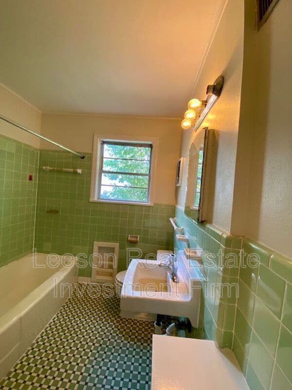 Building Photo - 2717 Fairfield Ave