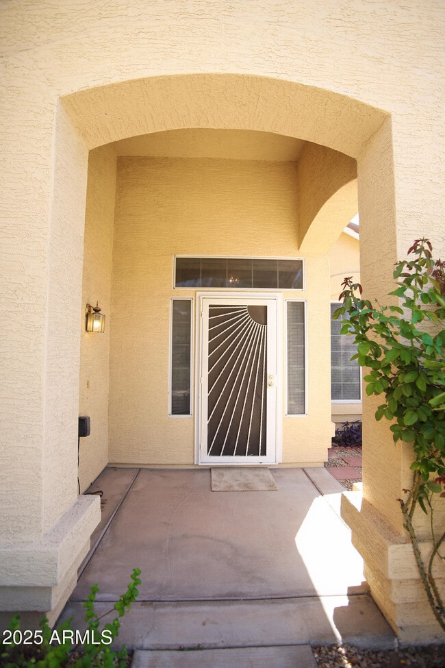 Building Photo - 842 N Naples Dr