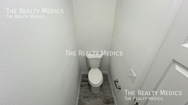 Building Photo - 1651 Welland St SE