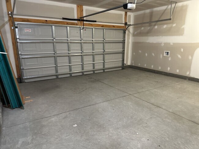 Building Photo - 5029 Castleoak Dr