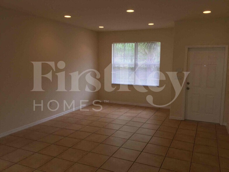 Building Photo - 1624 SE 20th Rd