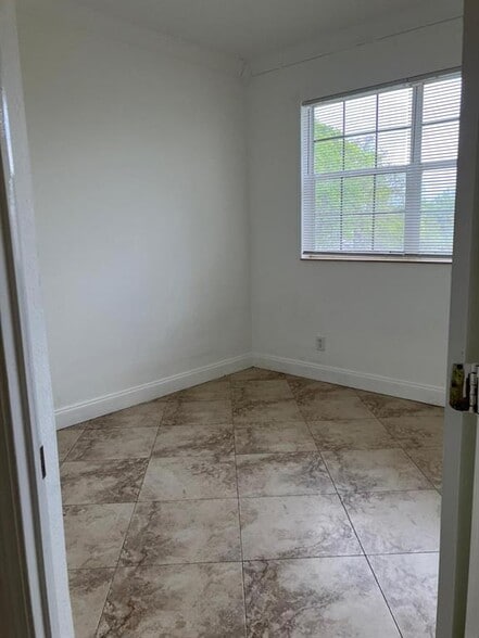 Building Photo - 840 Cypress Park Way