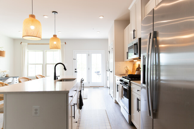Building Photo - 6036 Goshawk St