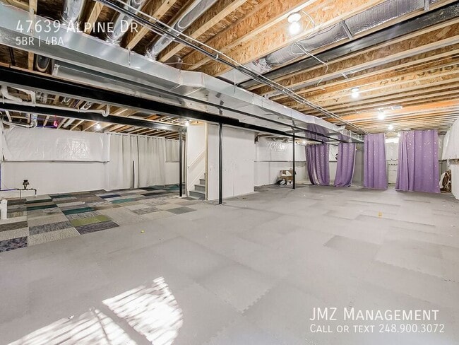 Building Photo - 47639 Alpine Dr