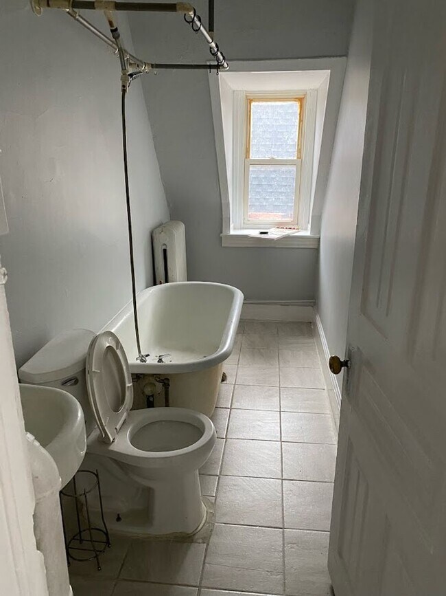 Building Photo - 405 Green Terrace