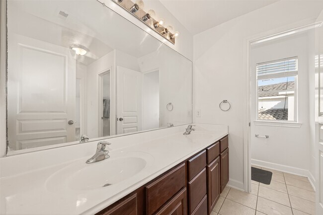 Building Photo - 3010 Pelican Cove