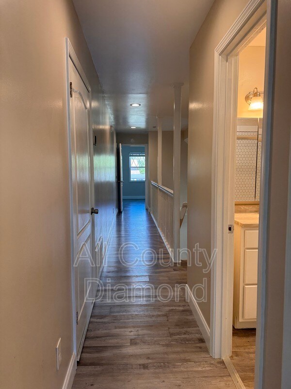 Building Photo - 607 Plantation Ct