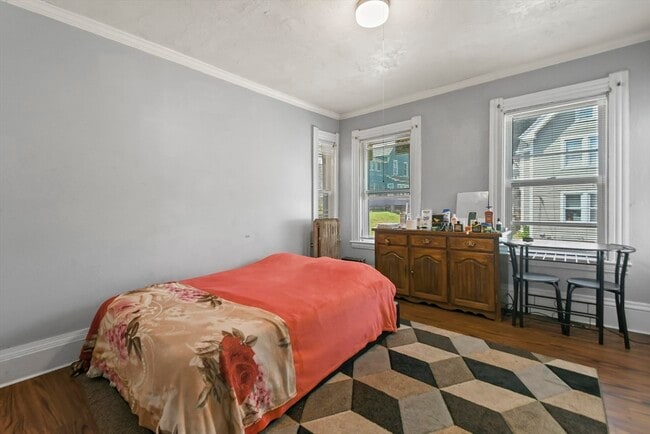 Building Photo - 198-200-200 Blossom St