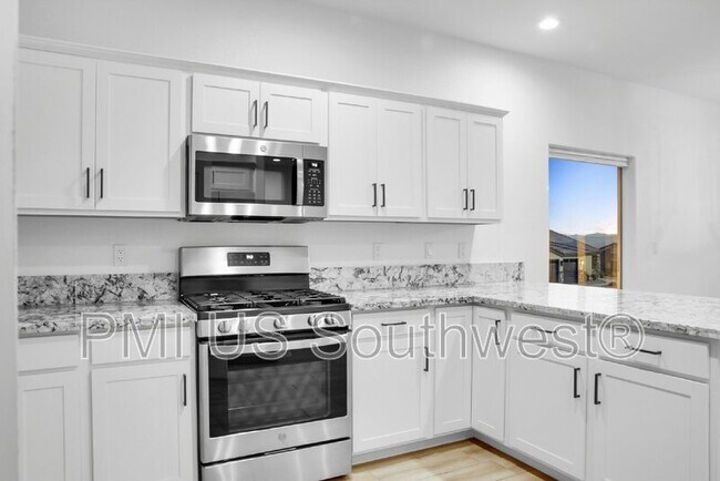 Building Photo - 2591 Trade Wind Dr