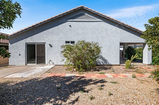 Building Photo - CHAPARRAL MESA AWAITS